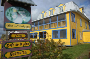  Gîte des Hauteurs et Café de la place  Сен-Зенон
